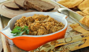 Грибная икра из лисичек на зиму с чесноком