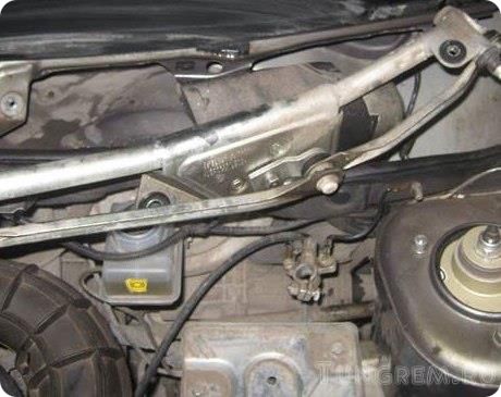 Замена трапеции и мотора стеклоочистителя на Lada Kalina