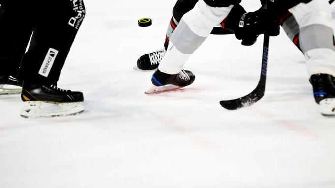 В Барнауле стартовала продажа абонементов на домашние матчи хоккеистов 