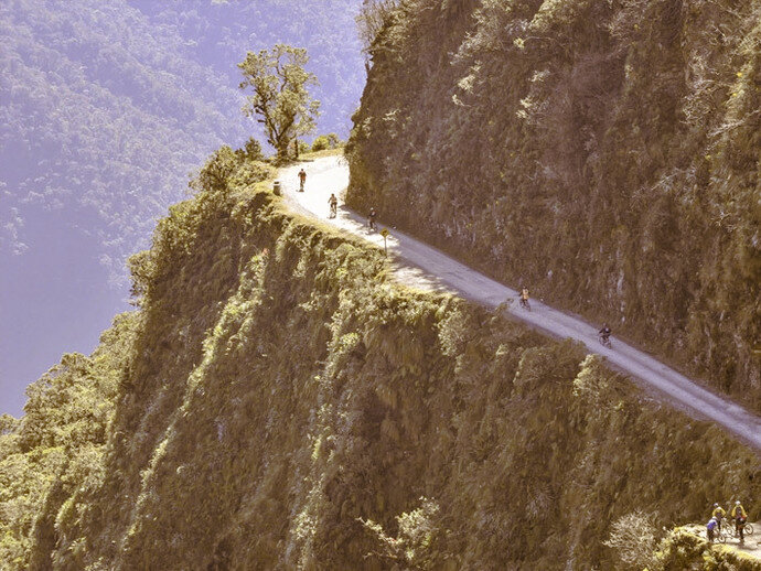 Самая страшная дорога в мире, Юнгас (Боливия).