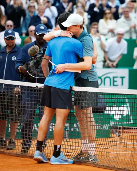 Княгиня Монако Шарлен, Шарлотта Казираги и Виктория Боня посетили игру Янника Синнера против Карлоса Алькараса Альбер, князь, Шарлен, Синнер, княгиня, Янник, Монако, Карлос, Дюкрюэ, Гримальди, костюме, Полин, Казираги, Шарлотта, другие, также, князя, ШарленКнязь, Грейс, спортсменке