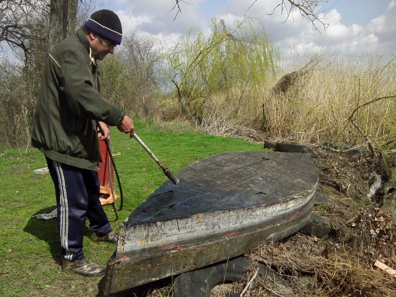 Как смолить лодку