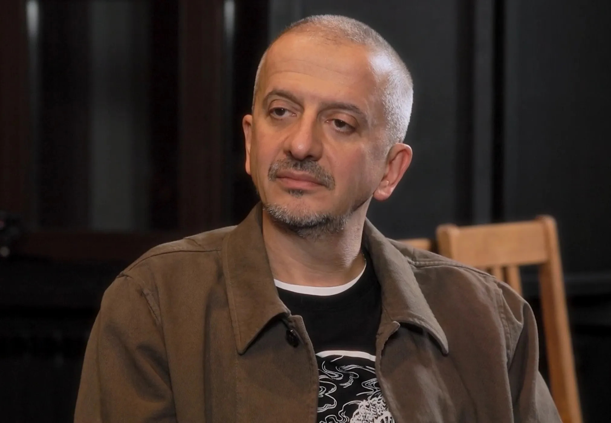 "Я приучил себя к ощущению, что я лучше всех". Константин Богомолов высказался о политической цензуре, условиях назначения в театр на Бронной и своём превосходстве