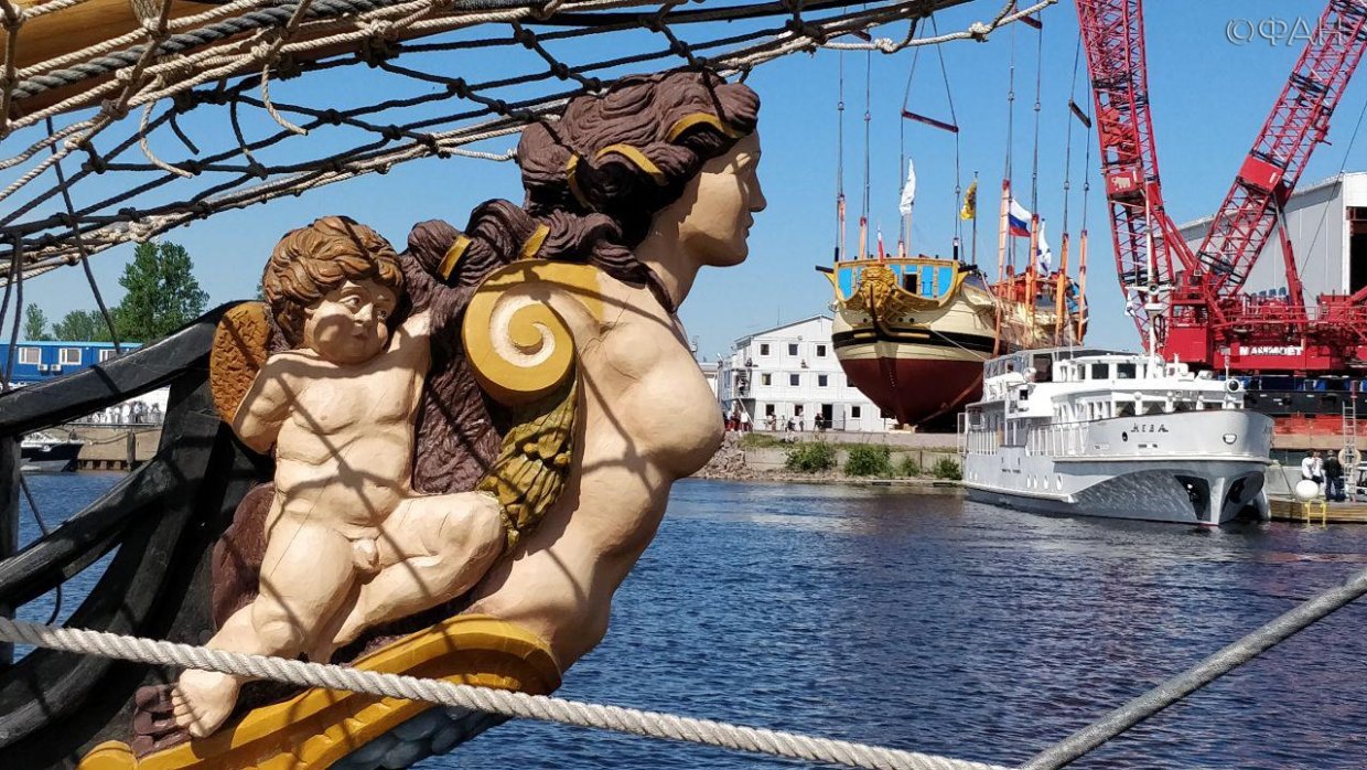 Петр I был бы доволен: копия легендарного корабля «Полтава» спущена на воду