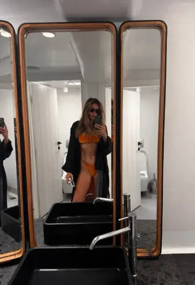 Вера Брежнева запустила курс по сексуальным практикам для женщин Брежнева, Украине, России, описании, карьеру, соцсетях, рассказала, Брежневой, Меладзе, мужем, курсе, певица, сексуальным, практикам, построила, много, неизвестной, отношения, новые, Константина