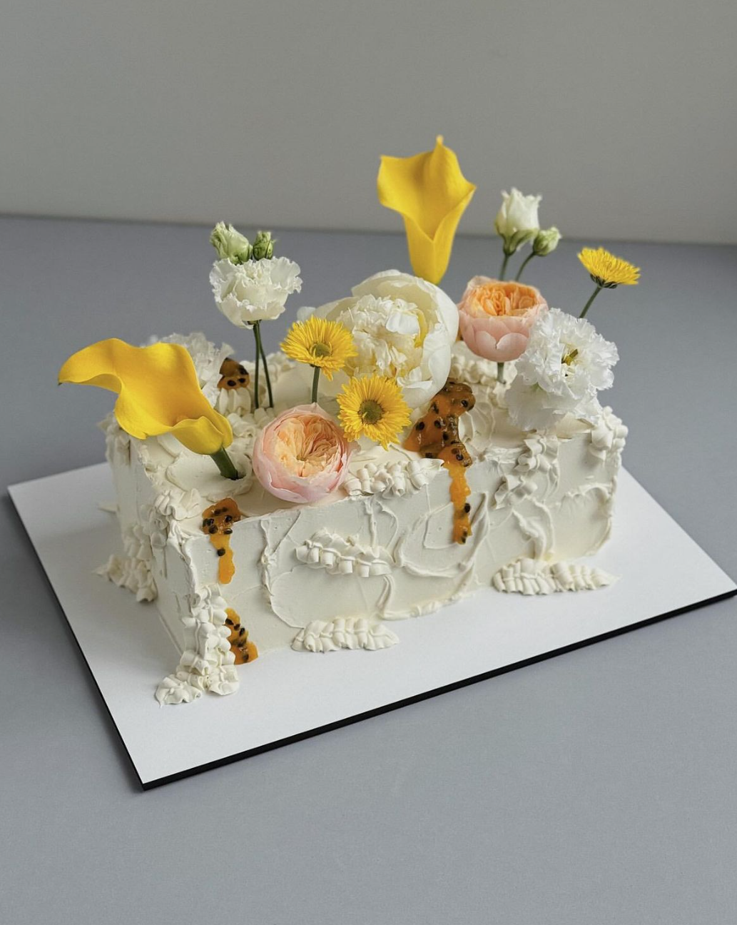 Свадебные тренды-2026: плоские торты и десерты в стиле Марии-Антуанетты можно, торты, Торты, акцент, ткани, гостей, более, добавить, могут, немного, которые, всего, просто, десерт, очень, особенно, цветами, стиле, цветочный, цветы