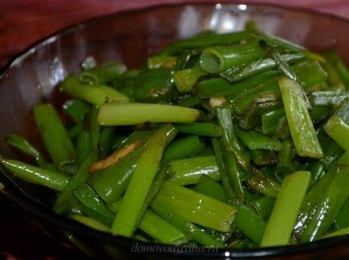 Как приготовить луковые стрелки: что приготовить из стрелок лука Как приготовить луковые стрелки: что приготовить из стрелок лука закуски,кулинария,рецепты,салаты