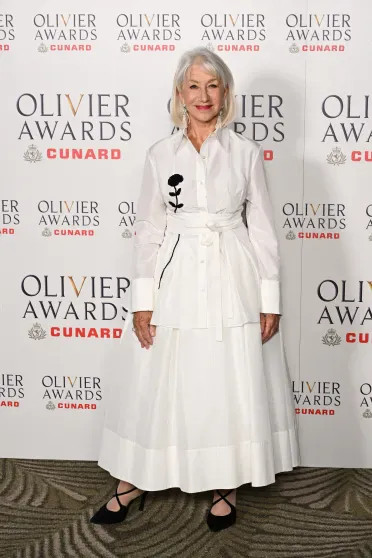 Кейт Бланшетт, Рэйчел Зеглер и Элизабет Хёрли с сыном и бойфрендом посетили премию Olivier Awards 2026 Хёрли, SpicerGettyimages, платье, сыном, Розамунд, Элизабет, церемонию, Рэйчел, Миррен, Хелен, Зеглер, дорожке, ковровой, Сайрусом, Билли, пришла, музыкантом, премии, выбрала, Бланшетт