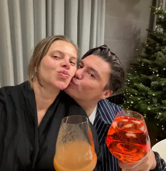 Соосновательница 12 Storeez Марина Голомаздина отпраздновала день рождения мужа — бизнесмена Роберта Нуретдинова Голомаздина, Марины, Роберт, видео, Storeez, Хохлов, Ирина, одежды, Нуретдинов, НуретдиновМарина, чтобы, ГоломаздинойКадр, которого, появился, Роберта, рождения, Марина, Иваном, вместе, Голомаздины