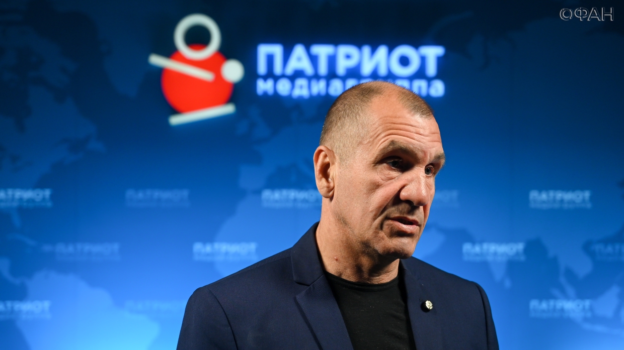 Лидер «Славянской гвардии» Рогов считает, что Шугалей нужен в федеральной политике Лидер «Славянской гвардии» Рогов считает, что Шугалей нужен в федеральной политике Политика