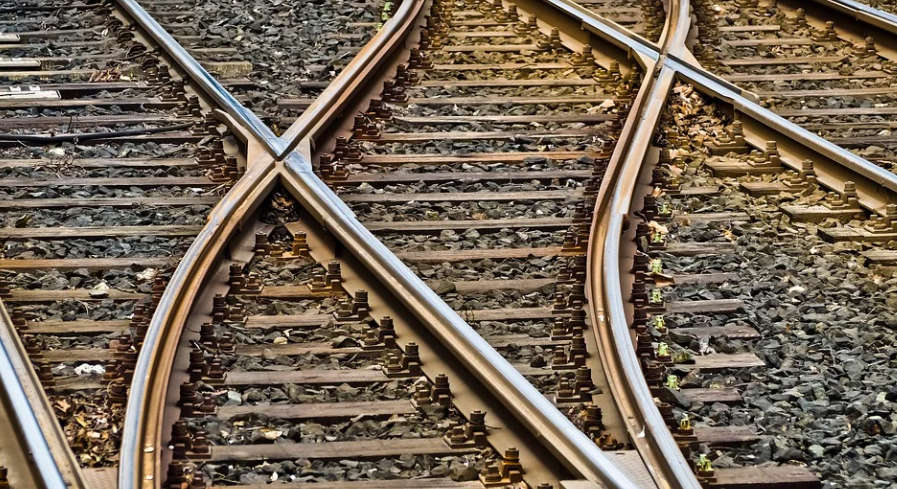 Казахстан и Россия запустят поезд между Атырау и Астраханью