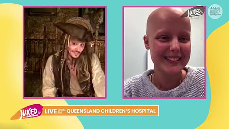 Джонни Депп в образе Джека Воробья нанес виртуальный визит в детскую больницу Стиль жизни,Благотворительность