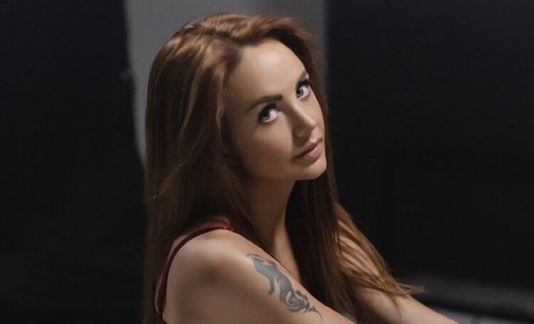 Певица МакSим поделилась редкими фотографиями младшей дочери