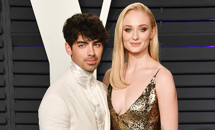 Джо Джонас рассказал о необычном начале отношений с Софи Тернер: "Я должен был выполнить одно условие"