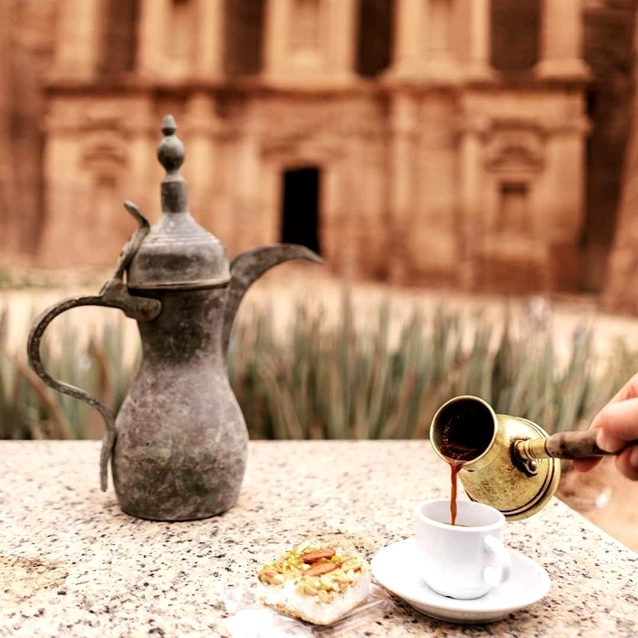 В Иордании питье кофе - целый ритуал. /Фото: miramalo.club