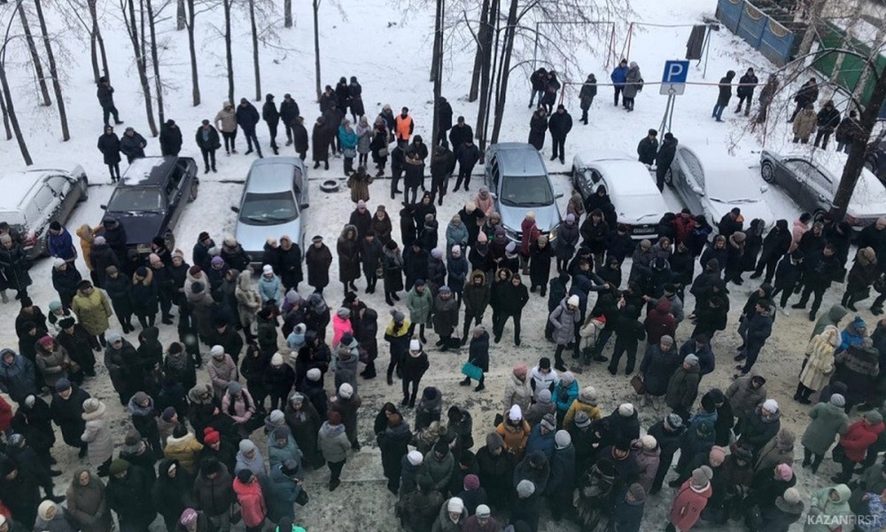 Дело 31 декабря. Похороны семьи в Менделеевске. Похороны убитых в Менделеевске.