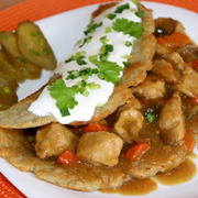 Драники с начинкой из густого гуляша