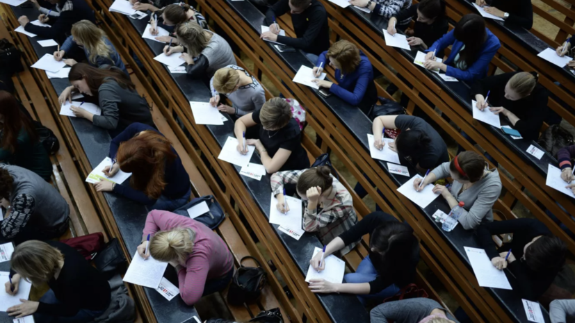 В Москве 20 тысяч школьников посетили специальные обучающие программы вузов
