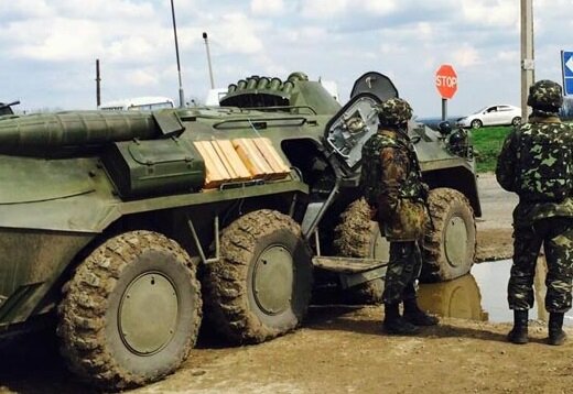 Как инспектор ДПС на стационарном посту остановил БТР