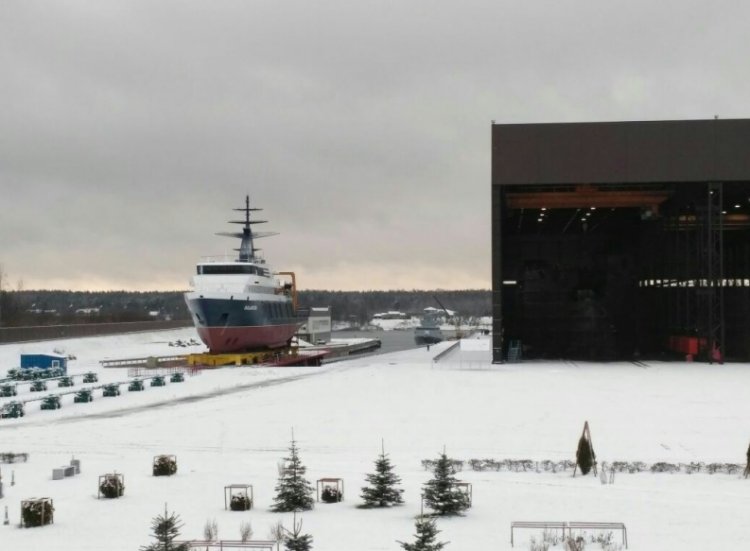 Опытовое российское судно проекта 11982 «Ильмень» показало нос из эллинга