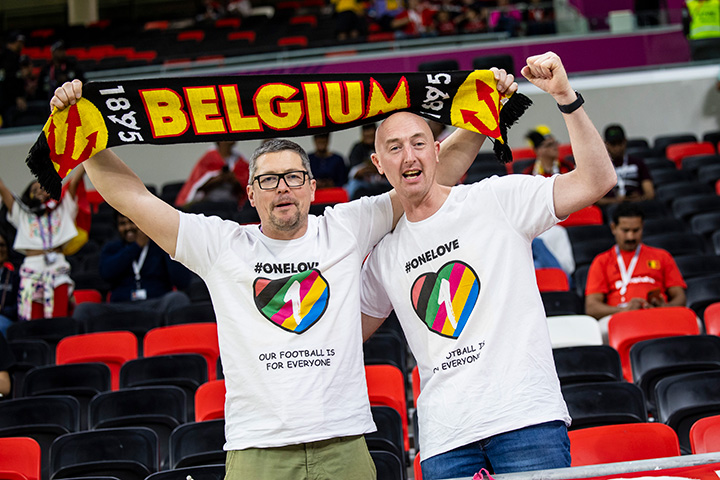 КУТНУТЬ НЕ ВЫШЛО: БОЛЕЛЬЩИКИ С ТЕПЛОТОЙ ВСПОМИНАЮТ ЧМ ПО ФУТБОЛУ В РОССИИ геополитика