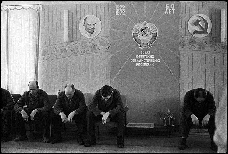 25 эпизодов советской жизни 1970-х от фотографа Владимира Сычева 