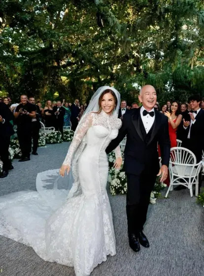 Жена миллиардера Джеффа Безоса стала 