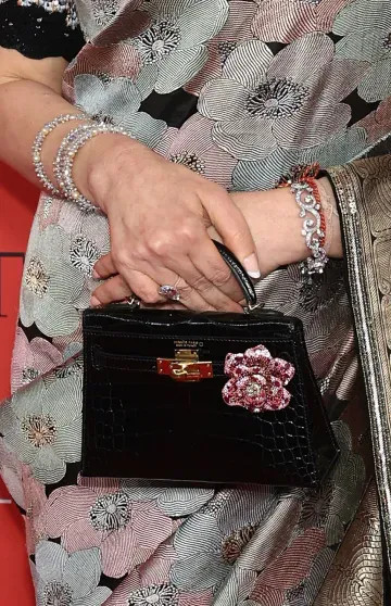 Хейли Бибер, Дакота Джонсон и жена богатейшего человека Азии посетили гала-вечер Time100 платье, появилась, Бибер, АмбаниНита, Time100, Амбани, самых, цвета, Джонсон, ДжонсонНита, ДжонсонДакота, БиберДакота, БиберХейли, дизайнеХейли, эксклюзивном, Hermès, выполненной, Kelly, моделью, культовой