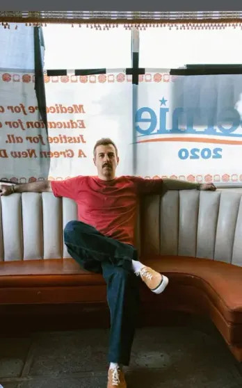 Иван Ургант снялся в новой фотосессии в Лос-Анджелесе Ургант, УргантИван, Урганта, журнала, телеведущий, Сейчас, Кикнадзе, Ивана, фотограф, известный, Кроме, недавно, время, который, Живой, мероприятий, телеканалах, зарабатывает, видео, ведением