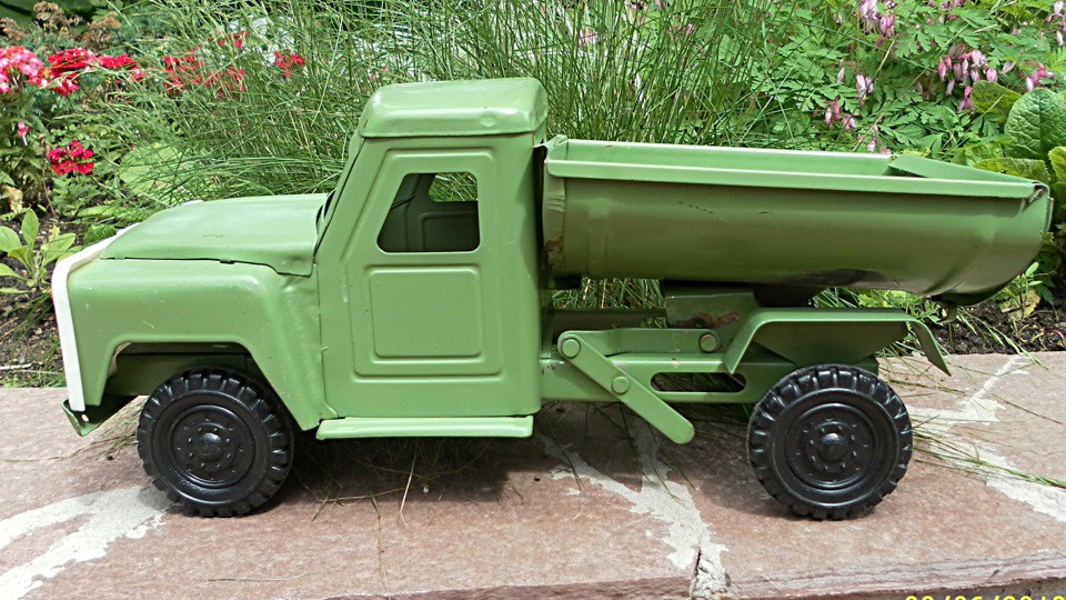 Игрушки СССР. Большие железные грузовики грузовики, игрушки ссср