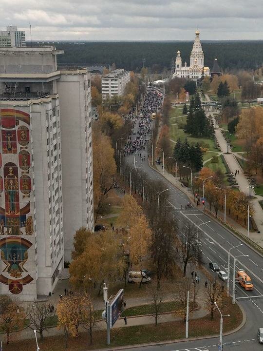 Тот же марш с высоты в процессе своего действия