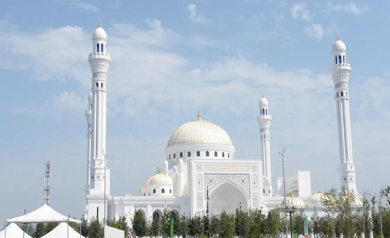 Расположение самой красивой мечети и где она находиться