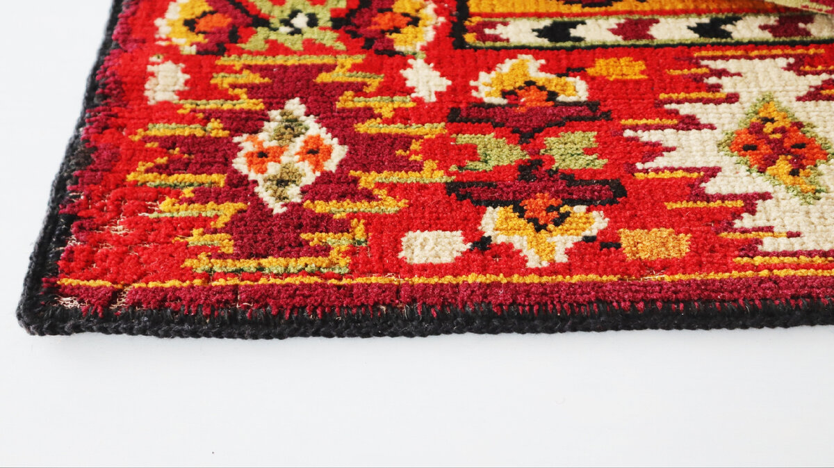 Забрала у свекрови потрёпанный ковёр из Узбекистана, которому больше 50 лет. Отремонтировала и снова постелила на пол