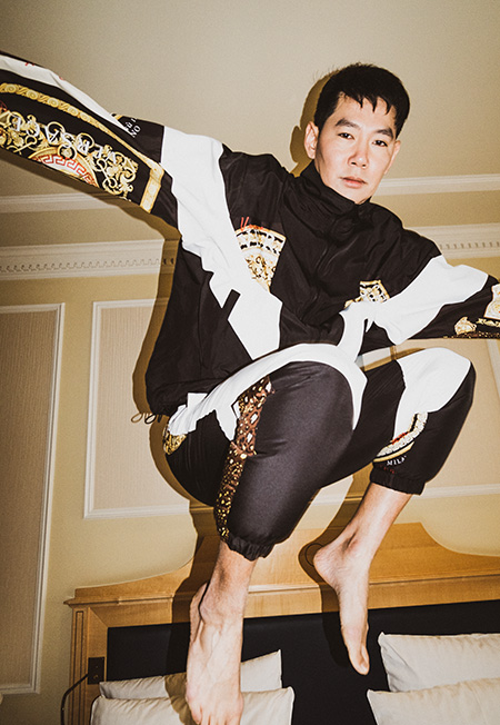 Игры для взрослых: режиссер Евгений Сангаджиев о сериале HAPPY END Игры для взрослых: режиссер Евгений Сангаджиев о сериале HAPPY END Звезды,Интервью