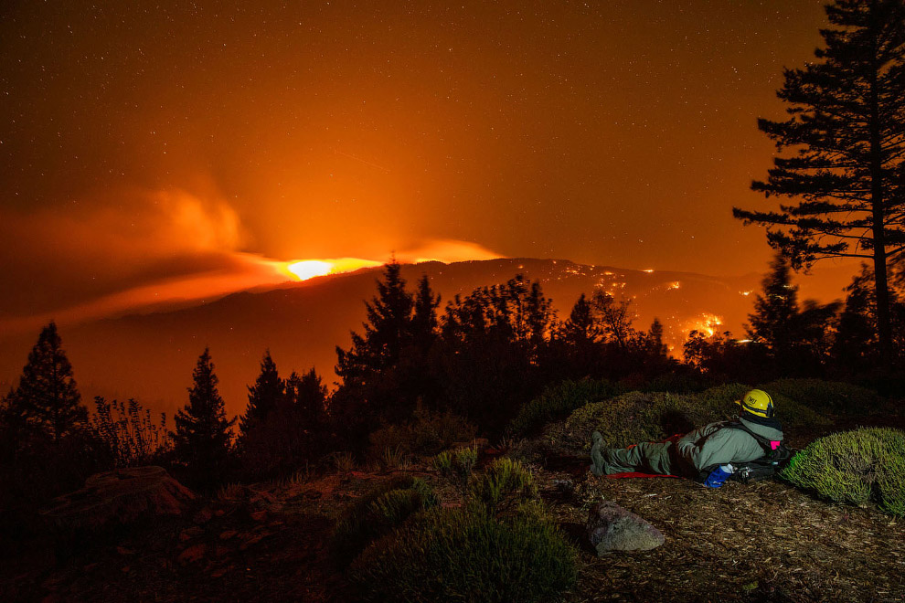 Мощные пожары, которые бушуют в Калифорнии