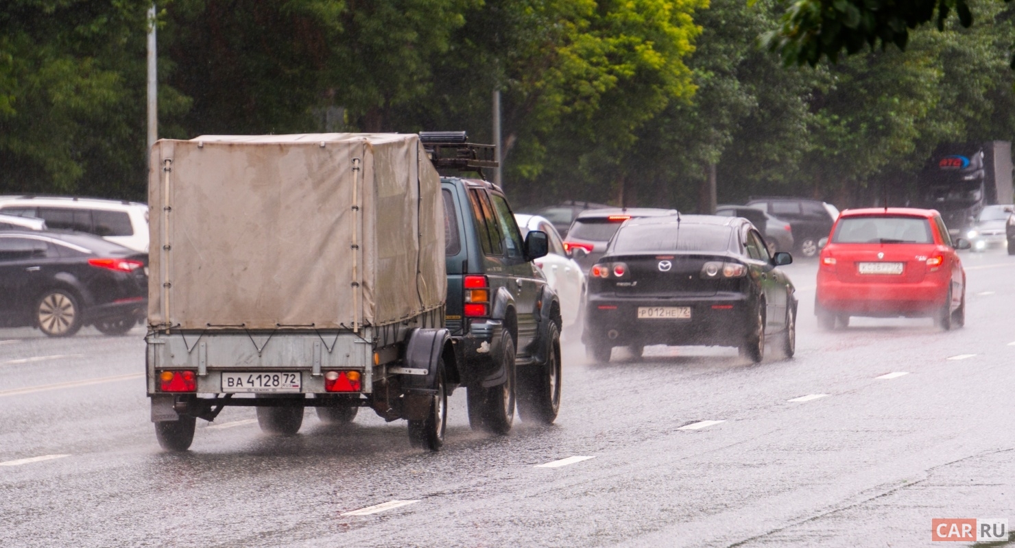 На сколько увеличивается расход топлива в дождливую погоду?