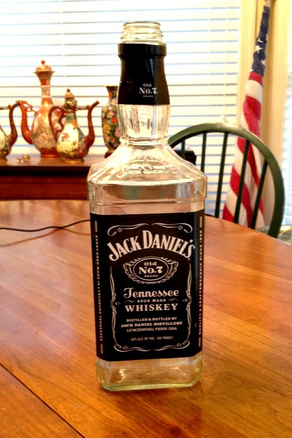 Оригинальная настольная лампа Jack Daniel’s бутылку, Daniel’s, стекла, бутылки, светильник, патрон, отверстие, бренда, промойте, оригинальный, известного, можно, через, просверлите, аккуратно, сверла, дрели, После, внизу, задней