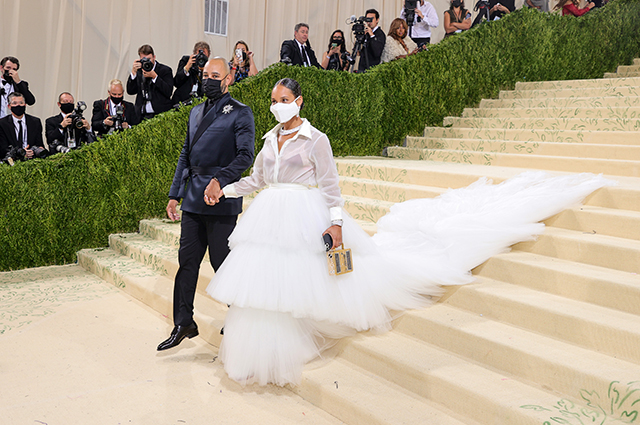 Met Gala 2021: Шэрон Стоун, Кендалл Дженнер, Джиджи Хадид, Мария Шарапова, Кристен Стюарт и другие на ковровой дорожке Мария, Кендалл, Дженнер, звезды, Стюарт, Кравиц, ЛилиРоуз, Джиджи, Хадид, платье, Шэрон, Стоун, Шарапова, Кристен, Жасмин, Делевинь, стала, креативный, директор, модного