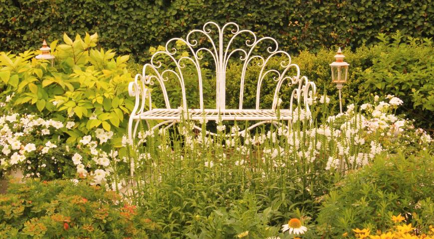 Скамейки в саду: коллекция идей дача,идеи для дачи,ландшафтный дизайн,сад