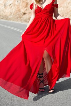 Red evening gown - Finding perfect evening dress for women