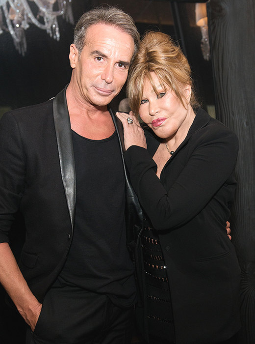 Клуб любителей апгрейда: как выглядят спутники жизни женщин, одержимых пластикой 