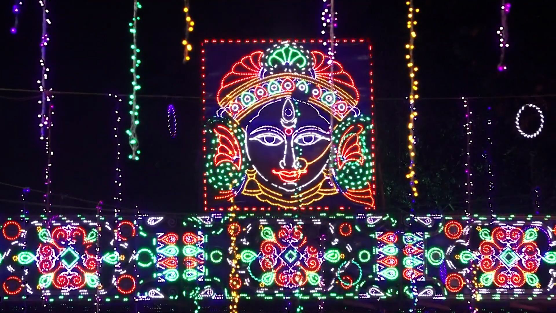 В Индии отметили праздник возвращения богини Дурги к супругу Видео,Репортажи,ФАН-ТВ