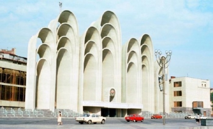 Пространственная аркада трибун на пл. Республики, Тбилиси, Грузия, 1985 год.
