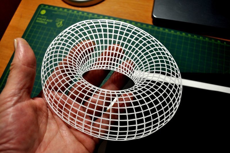 Дедушка из Пскова восхитил интернет своими невероятными картинами из бумаги Дедушка из Пскова восхитил интернет своими невероятными картинами из бумаги