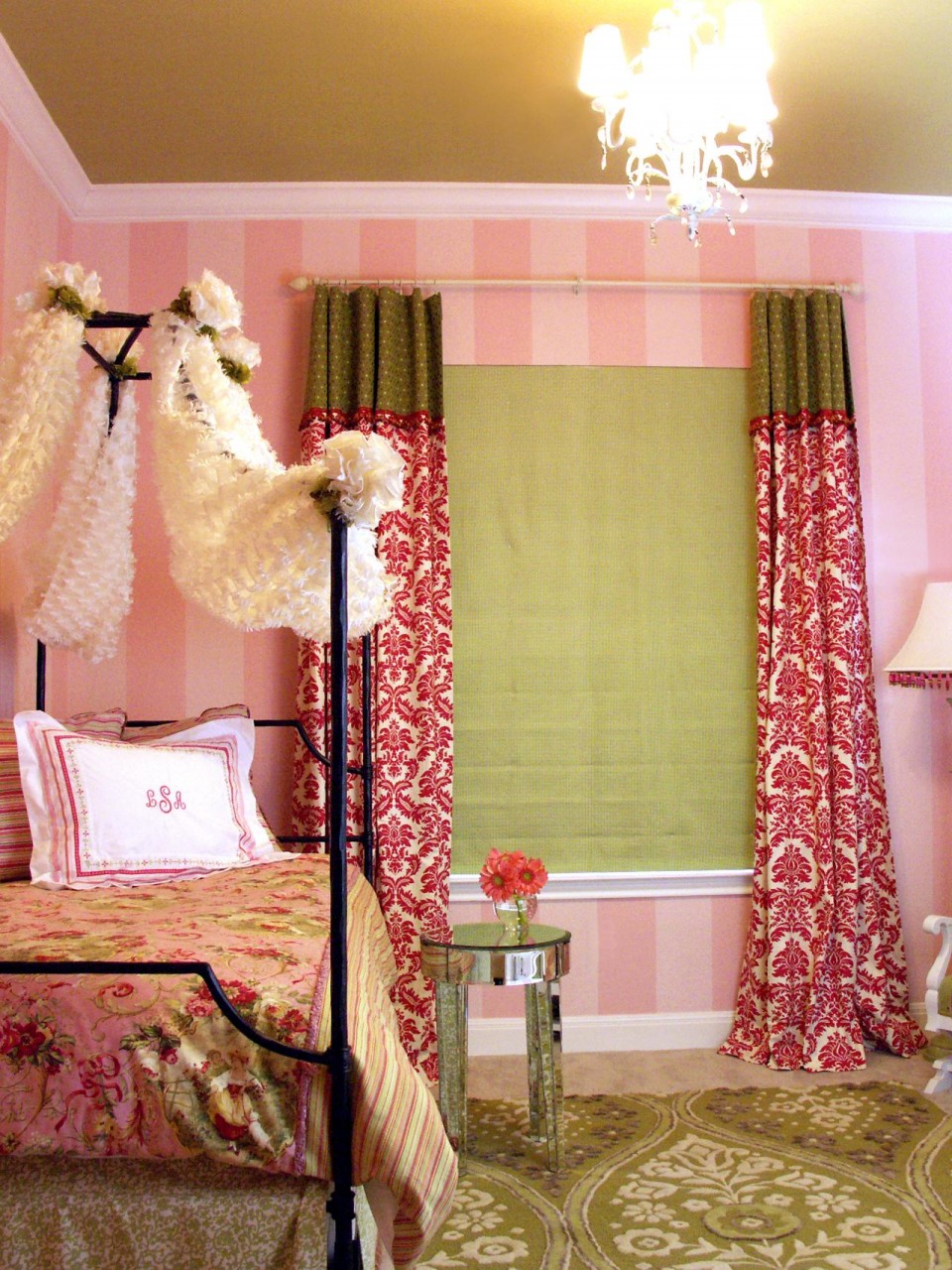 DP_Callan-pink-paris-room_s3x4.jpg.rend.hgtvcom.1280.1707