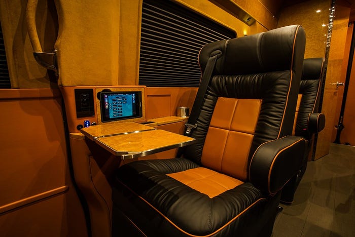 Пуленепробиваемый Mercedes Sprinter стоимостью 550 000 долларов Пуленепробиваемый Mercedes Sprinter стоимостью 550 000 долларов автомобили