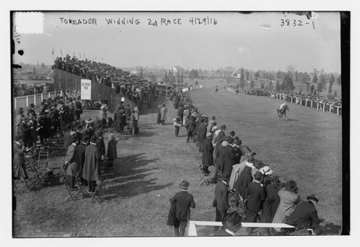 Белмонт парк в 1916 году.
