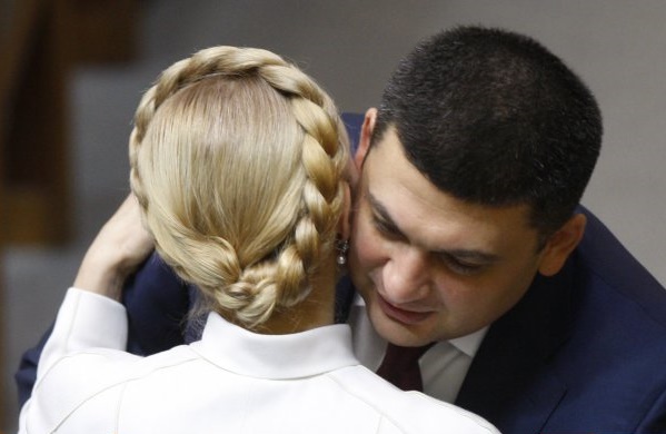 Ю Тимошенко обвинила премьера В. Гройсмана в хамстве.
