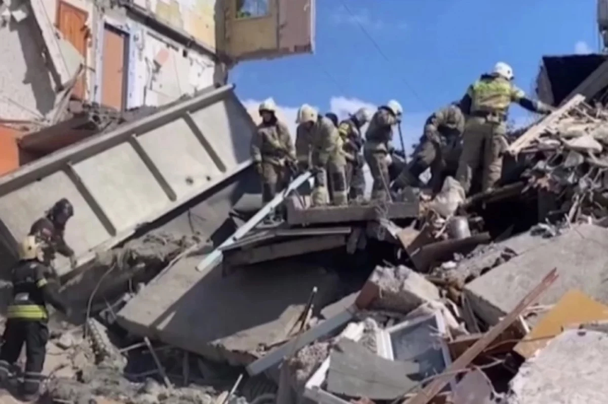 Спасатели достали школьницу из-под завалов рухнувшего дома в Нижнем Тагиле