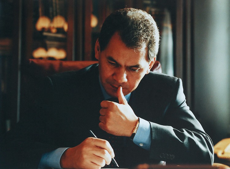 В 1991 году Сергей Шойгу стал председателем Российского корпуса спасателей. Фото: пресс-служба Минобороны России